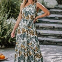 CUPSHE Women's Tropical Leaf One-Shoulder A-shape Dress -Cupshe GUEST 470ad925 1355 4bf0 b1f7 83d79ec28526