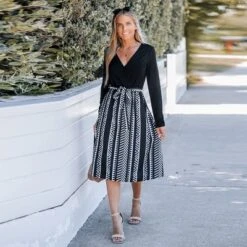 Women's Geo Print Belted Midi Dress - Cupshe -Cupshe GUEST 5bf5addc dff7 479a 818c faf371cdf3cc