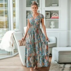 Women's Paisley Print V-Neck Maxi Dress - Cupshe -Cupshe GUEST 813d337d 627f 452e bf42 f4fe41965ebf