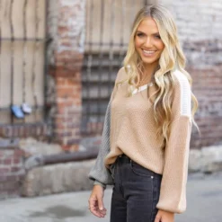 Women's Cooler Daze Colorblock V-Neck Sweater - Cupshe -Cupshe GUEST a748005e ae0e 4f59 840a 9fb6a48fcbb2