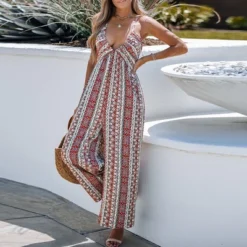 Women's Paisley Print Plunge Jumpsuit - Cupshe 8 Women's Paisley Print Plunge Jumpsuit - Cupshe -Cupshe GUEST b9616e83 280d 4c2e 83a0 0e63ded632cd